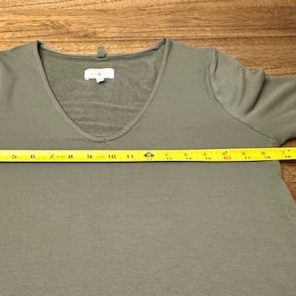 LOU & GREY V-neck Buttery Soft Top - Picture 11 of 14